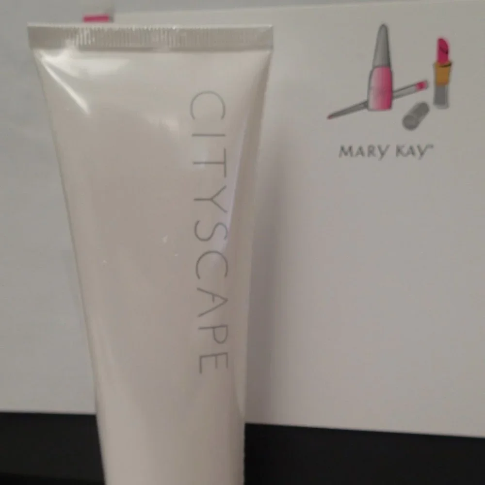 Mary Kay City Scape Silkening Shower Gel - Picture 1 of 3